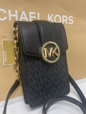 Michael Kors Carmen Small NS Phone Xbody Crossbody Bag Black 
NWT